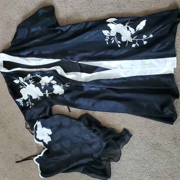 Victoria's Secret Other - SM/OS Vintage Victorias secret gold label